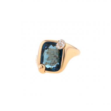 Sortija Pomellato Ritratto modelo pequeño de oro rosa, Blue London topacio y diamantes