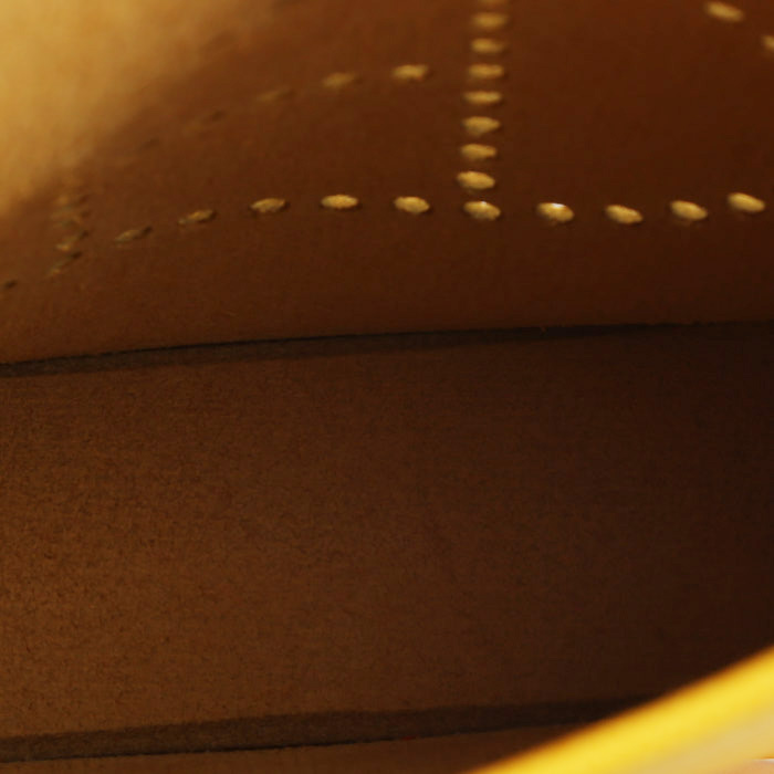 Sac à main Hermès  Mini Evelyne en cuir epsom jaune - Detail D3
