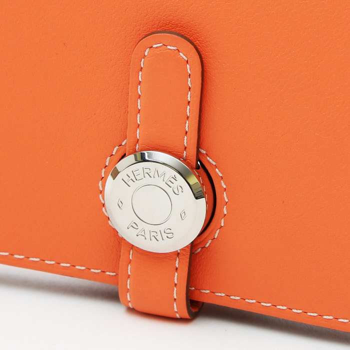 Hermès  Dogon wallet  in apricot Swift leather - Detail D1