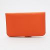 Portefeuille Hermès  Dogon en cuir Swift abricot - Detail D6 thumbnail