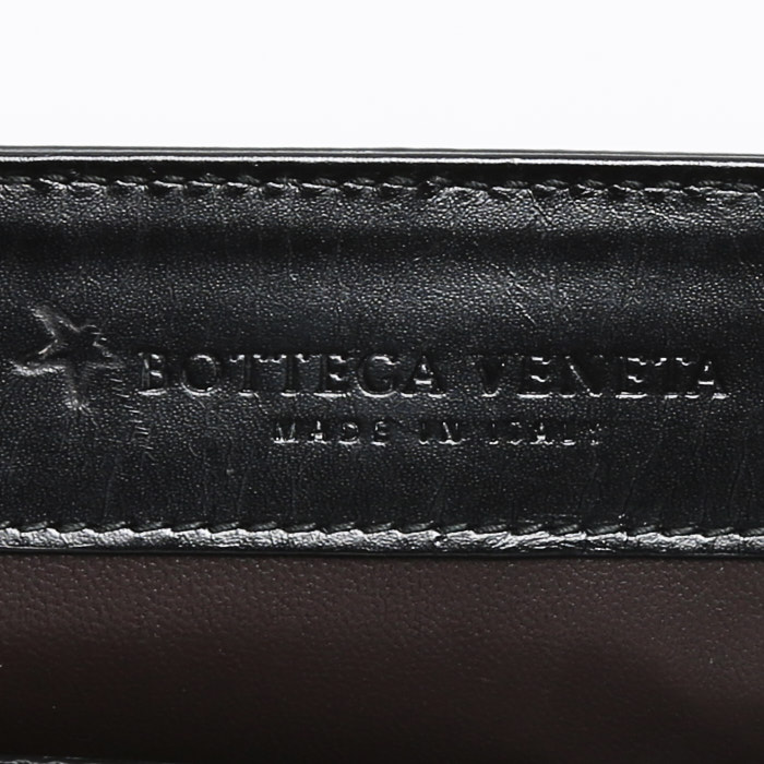 Sac à main Bottega Veneta   en crocodile noir - Detail D4