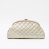 Chanel  Timeless pouch  in gold quilted leather - Detail D8 thumbnail