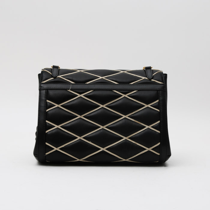 Louis Vuitton Malletage handbag in black and white quilted leather - Detail D8