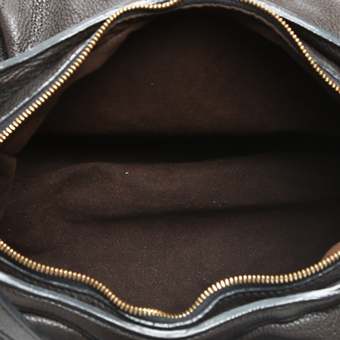 Louis Vuitton XS shoulder bag in brown mahina leather - Detail D3