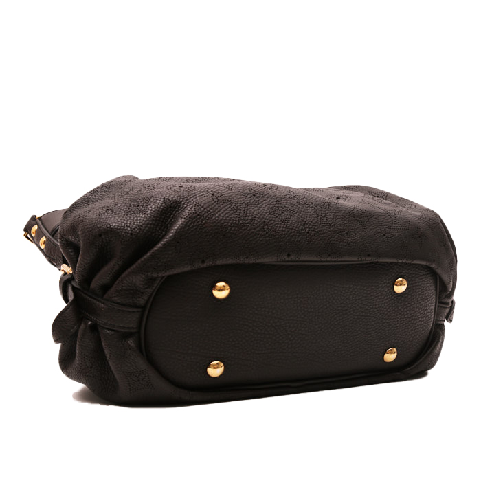 Borsa a tracolla Louis Vuitton XS in pelle Mahina marrone - Detail D5