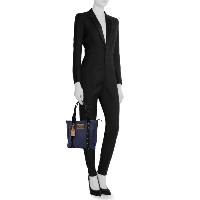 Louis Vuitton Antigua shopping bag in navy blue and black canvas - Detail D2