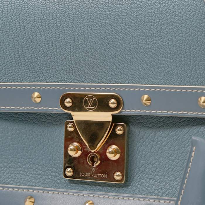 Louis Vuitton  Talentueux bag worn on the shoulder or carried in the hand  in blue suhali leather - Detail D1
