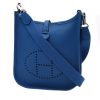 Bolso bandolera Hermès  Mini Evelyne en cuero togo azul - 00pp thumbnail