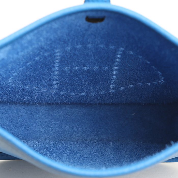 Borsa a tracolla Hermès  Mini Evelyne in pelle togo blu - Detail D2
