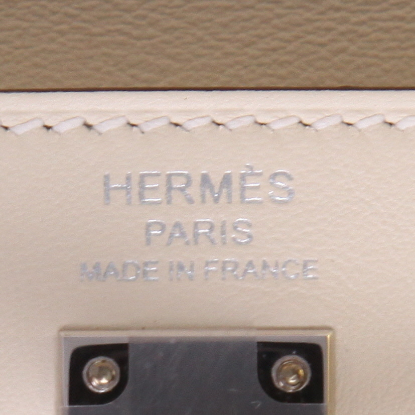 Sac à main Hermès  Kelly 25 Colormatic en cuir Swift Nata, Bleu Brume, Cuivre Mauve Sylvestre et jaune Lime - Detail D2