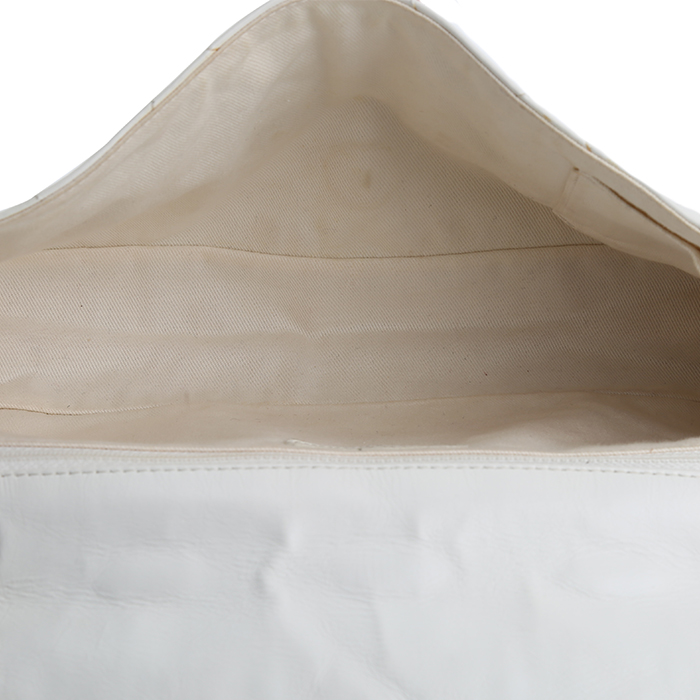 Chanel  Baguette handbag  in white leather - Detail D4