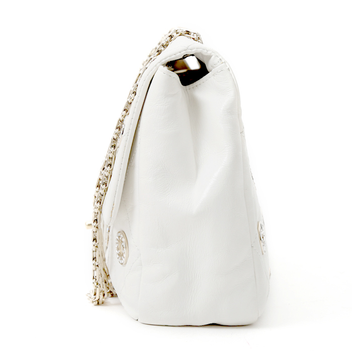 Chanel  Baguette handbag  in white leather - Detail D7