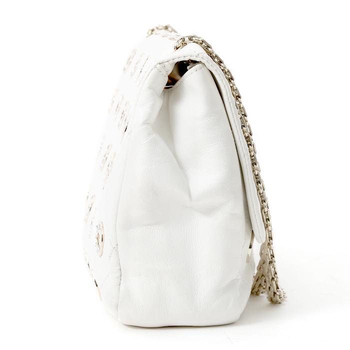 Chanel  Baguette handbag  in white leather - Detail D8