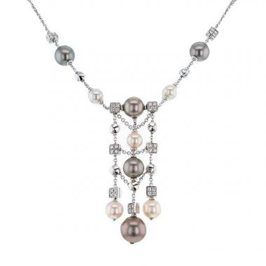 Collana Bulgari Lucéa in oro bianco,  perle e diamanti Collana Bulgari Lucéa in oro bianco,  perle e diamanti