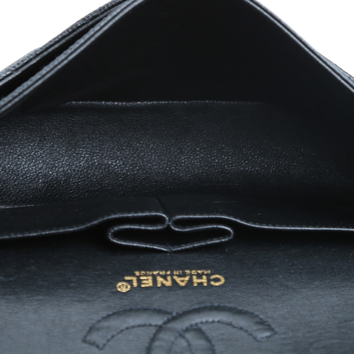 Bolso bandolera Chanel  Timeless Petit en cuero granulado acolchado negro - Detail D4