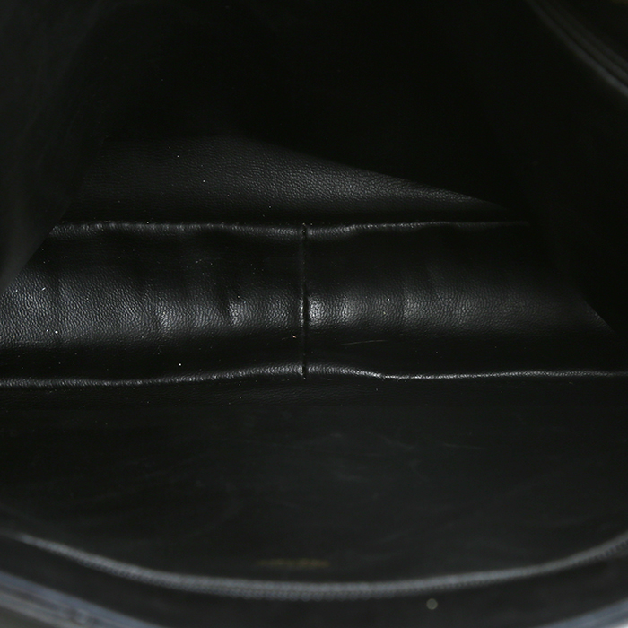 Bolso para llevar al hombro Chanel  Vintage Shopping en cuero acolchado negro - Detail D2