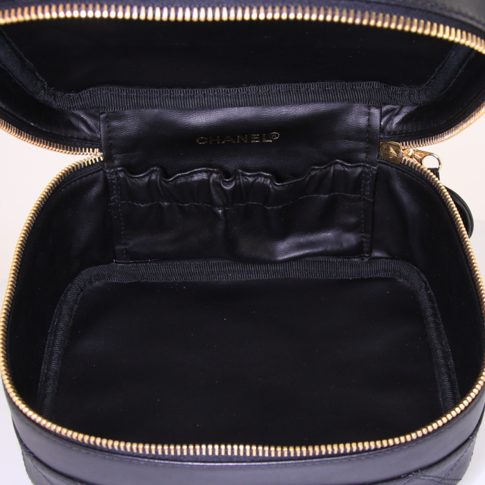 Vanity Chanel  Vanity en cuero negro - Detail D2