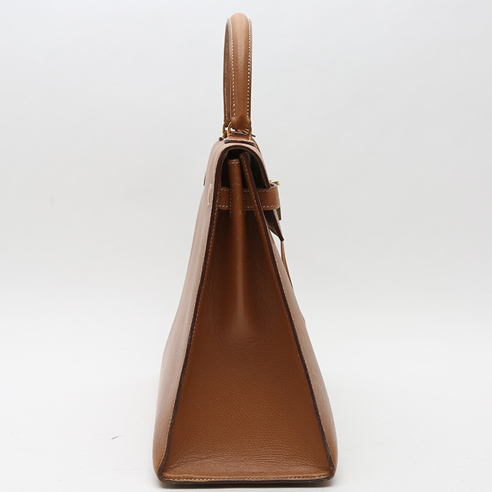 Bolso de mano Hermès  Kelly 35 cm en cuero Courchevel color oro - Detail D7