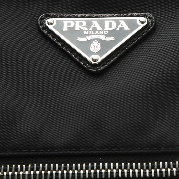 Prada shopping bag in black canvas and black leather - Detail D1