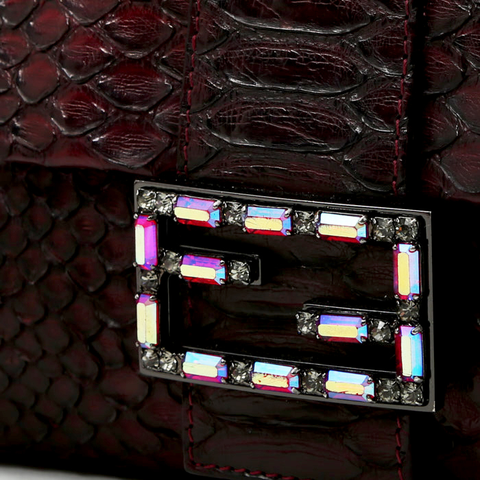 Fendi  Baguette handbag  in plum python - Detail D1