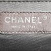Bolso de mano Chanel   en cuero irisado violeta - Detail D4 thumbnail