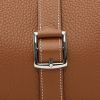 Bolso bandolera Hermès  Halzan en cuero togo color oro - Detail D1 thumbnail