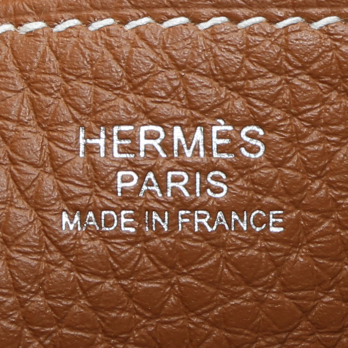 Hermès Halzan shoulder bag in gold togo leather - Detail D3