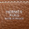 Hermès  Halzan shoulder bag  in gold togo leather - Detail D3 thumbnail