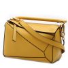 Borsa Loewe  Puzzle  modello piccolo  in pelle gialla - 00pp thumbnail