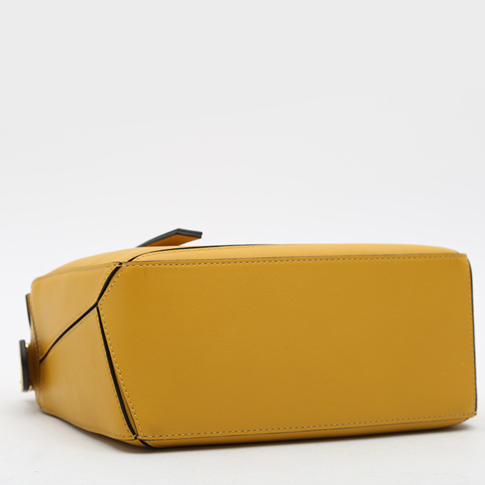 Loewe  Puzzle  small model  handbag  in yellow leather - Detail D4