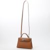 Hermès  Kelly 20 cm handbag  in gold epsom leather - Detail D2 thumbnail