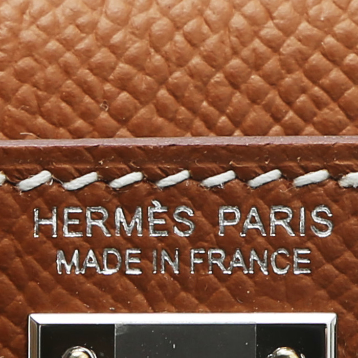 Hermès  Kelly 20 cm handbag  in gold epsom leather - Detail D4