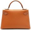 Hermès  Kelly 20 cm handbag  in gold epsom leather - Detail D9 thumbnail