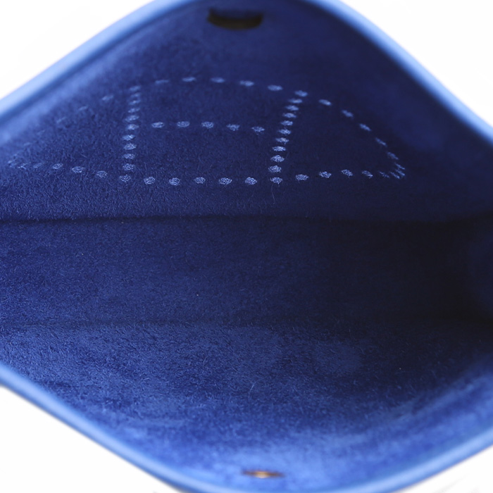 Hermès  Mini Evelyne shoulder bag  in Sapphire Blue togo leather - Detail D2