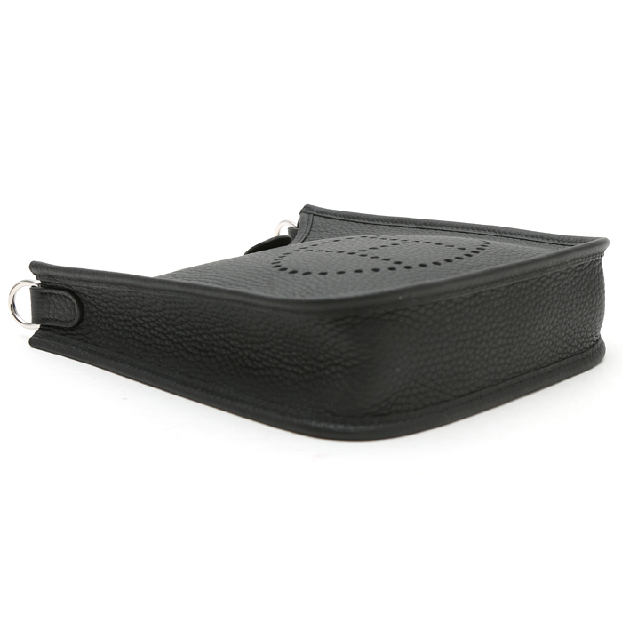 Sac bandoulière Hermès  Mini Evelyne en cuir togo noir - Detail D5