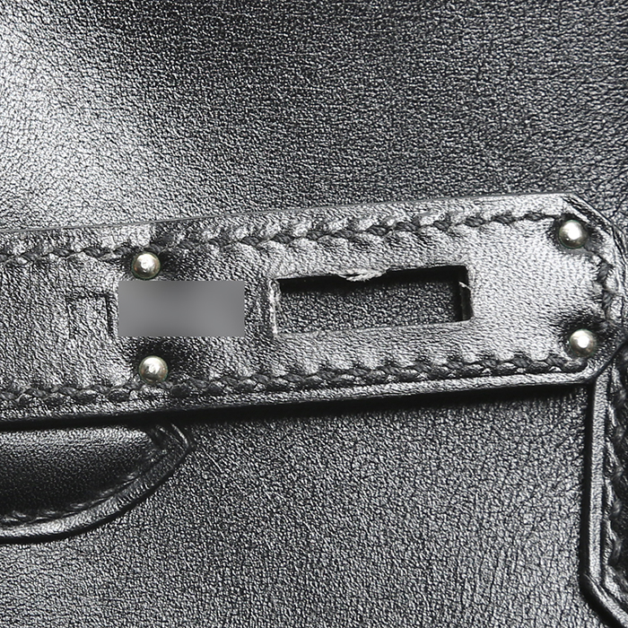 Bolso de mano Hermès  Birkin So Black en cuero box negro - Detail D4