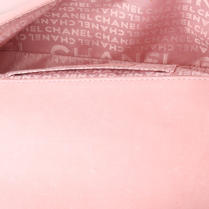 Bolso bandolera Chanel  Choco bar en cuero acolchado rosa - Detail D3