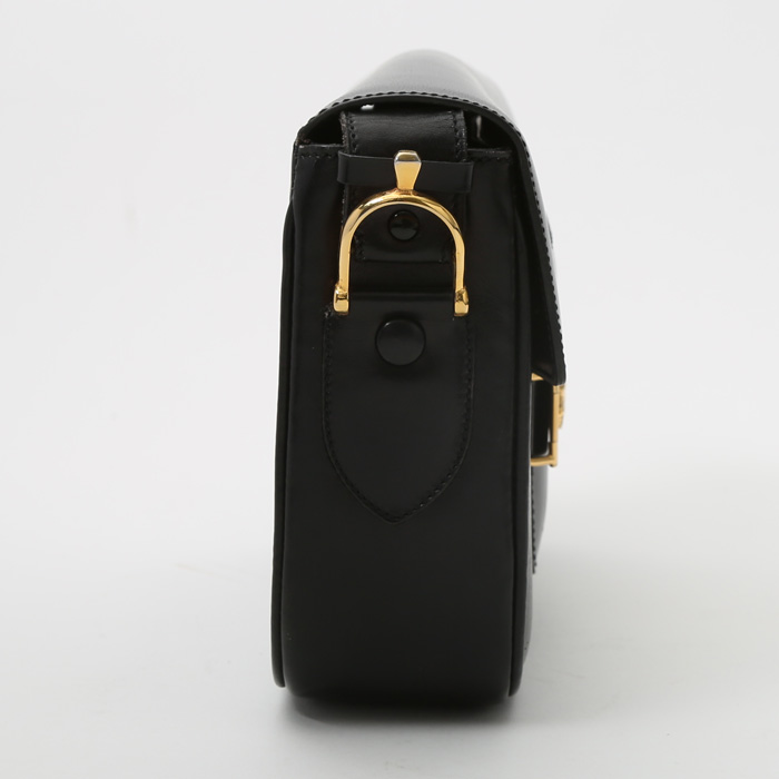 Celine  Vintage bag worn on the shoulder or carried in the hand  in black leather - Detail D7