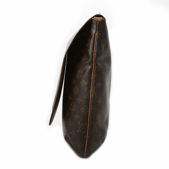 Sac bandoulière Louis Vuitton  Musette en toile monogram marron et cuir naturel - Detail D6