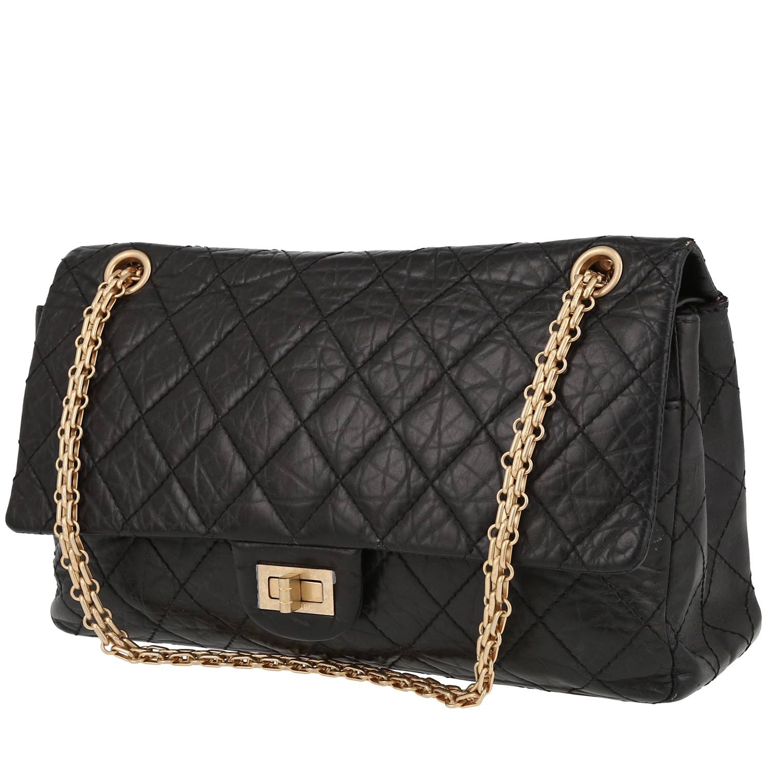 Chanel Chanel 2.55 handbag in black quilted leather