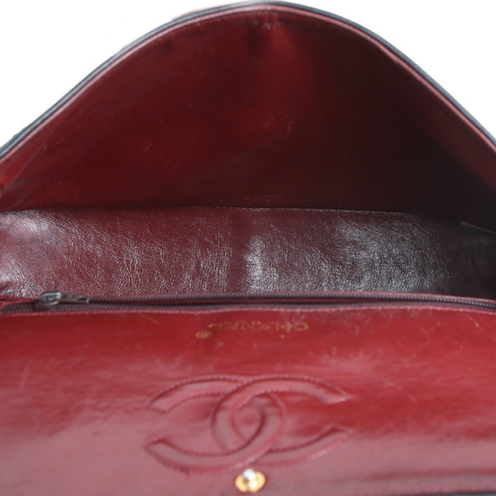 Bolso de mano Chanel  Timeless en cuero acolchado negro - Detail D3