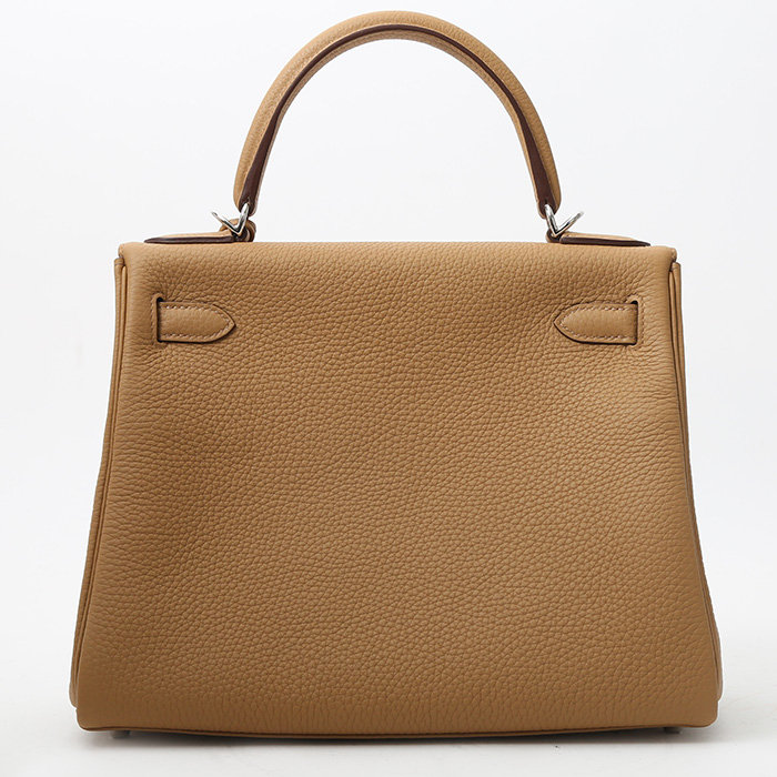 Hermès  Kelly 28 cm handbag  in Biscuit leather taurillon clémence - Detail D9