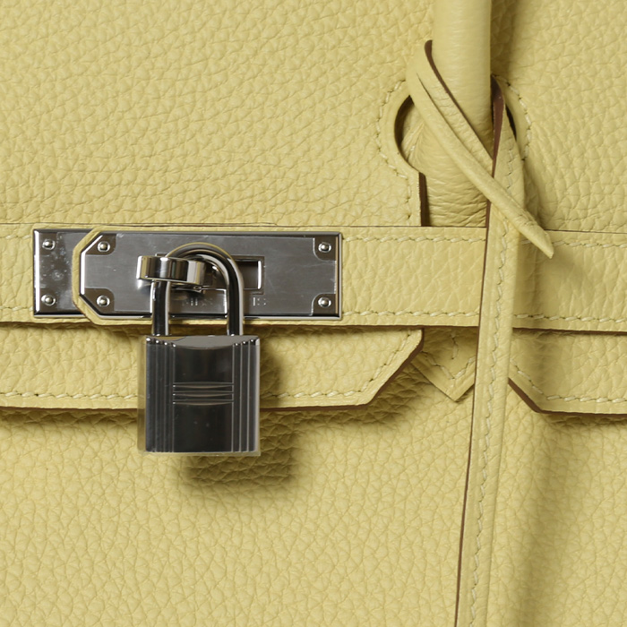 Sac à main Hermès  Birkin 30 cm en cuir togo Jaune Poussin - Detail D1