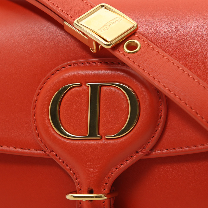 Dior Bobby East-West shoulder bag in orange leather - Detail D1
