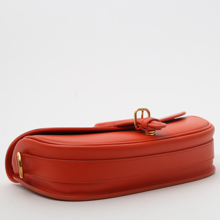 Sac bandoulière Dior Bobby East-West en cuir orange - Detail D5