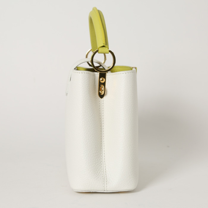Louis Vuitton  Capucines BB shoulder bag  in white and yellow grained leather - Detail D6
