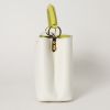 Borsa a tracolla Louis Vuitton  Capucines BB in pelle martellata bianca e gialla - Detail D6 thumbnail