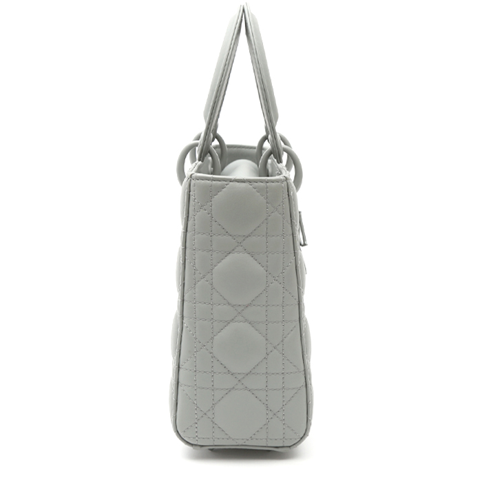 Sac à main Dior  Lady Dior en cuir cannage gris - Detail D6