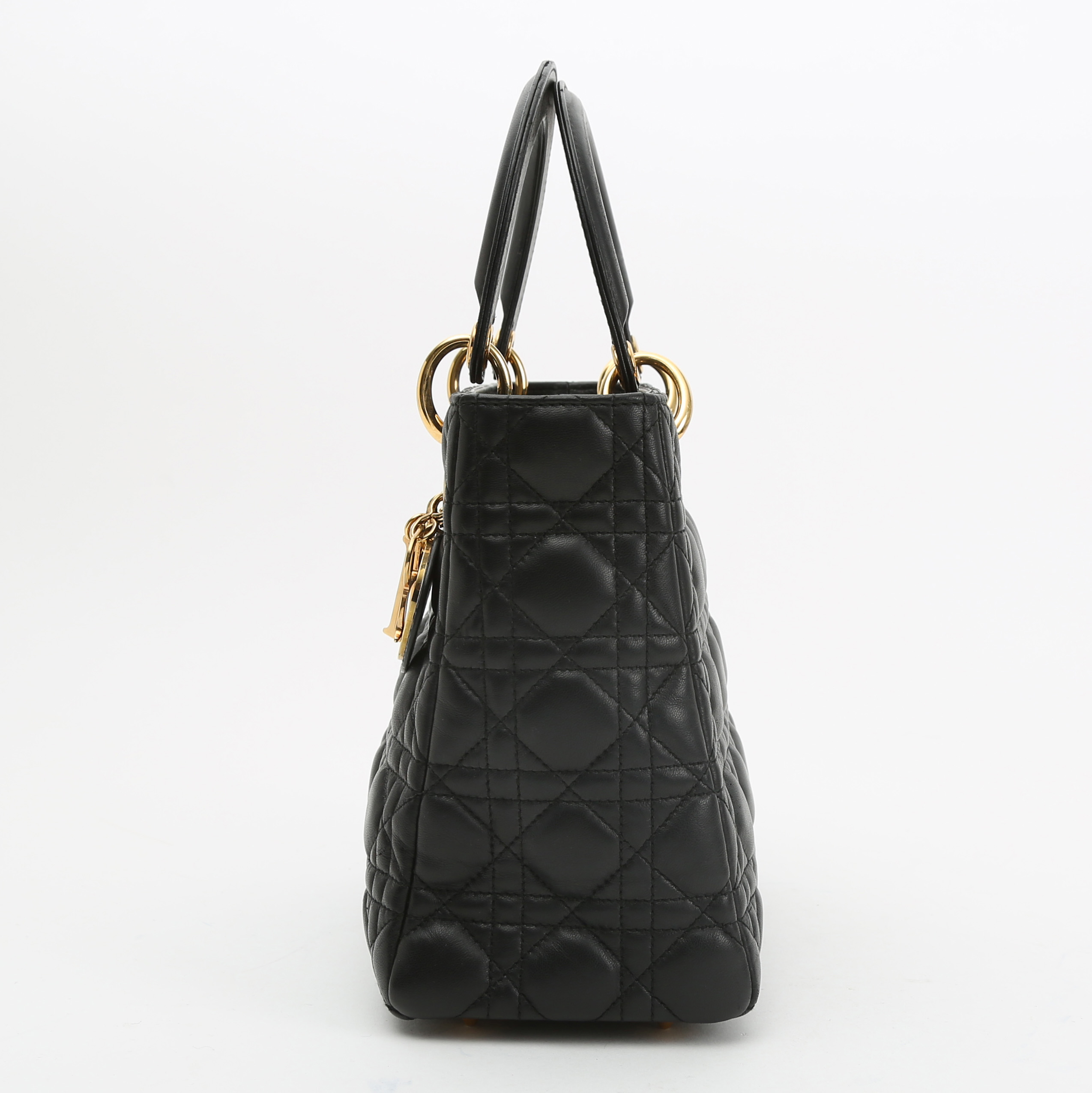 Sac à main Dior  Lady Dior moyen modèle  en cuir cannage noir - Detail D5