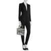 Sac cabas Dior  Book Tote petit modèle  en toile blanche et noire - Detail D2 thumbnail
